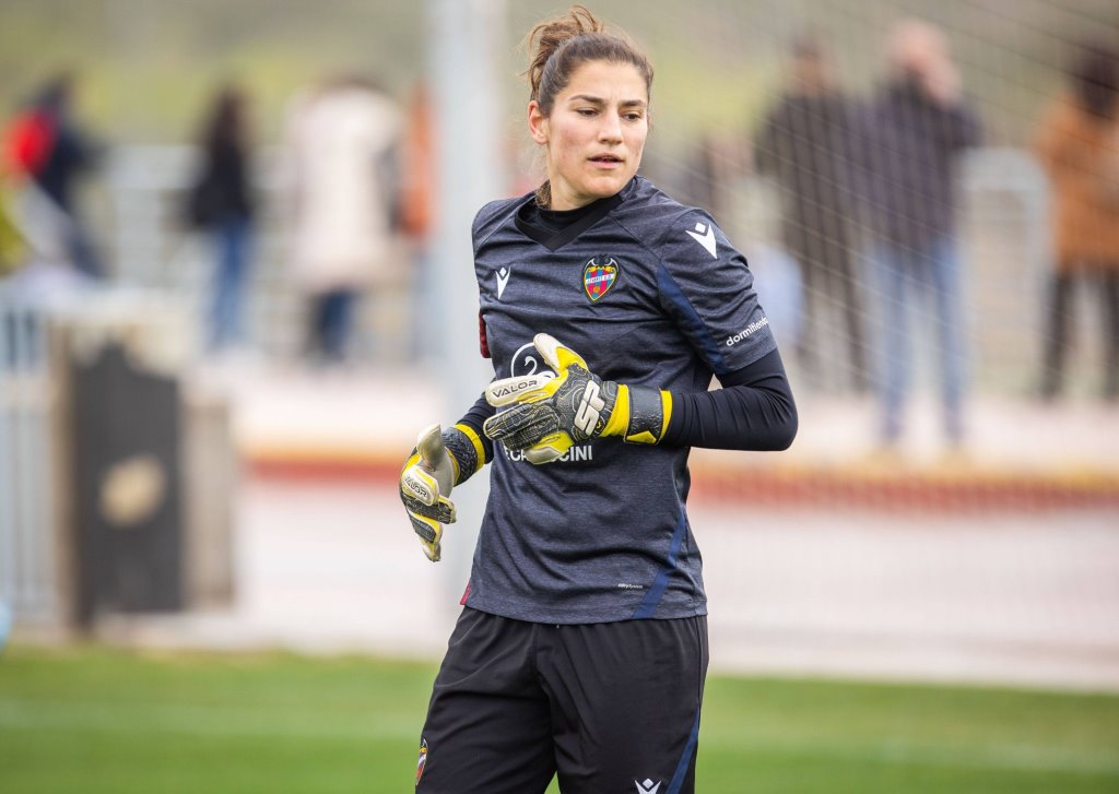 Andreea signs with Fortuna