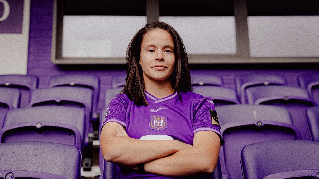 Romania international Stefania Vatafu has penned a three-year contract extension with Belgian side R.S.C. Anderlecht