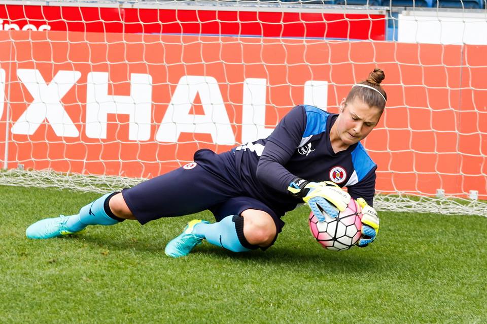 Mary renews with Reading