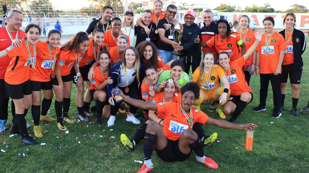 Barcelona FA lift 2019 Cyprus Cup