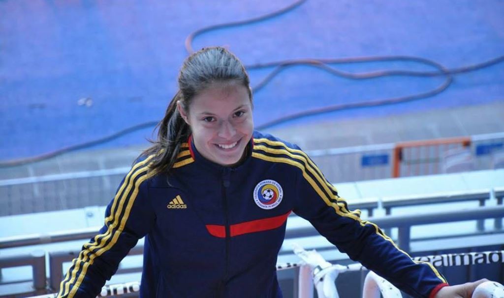 Ştefania Vătafu signs with UDG