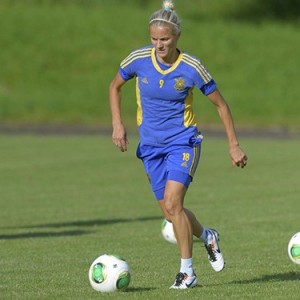 Vera Dyatel signs with Huelva